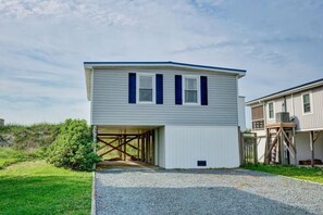 Exterior - Cozy 2BR retreat in North Topsail Beach, perfect for relaxing getaways (North Topsail Beach)