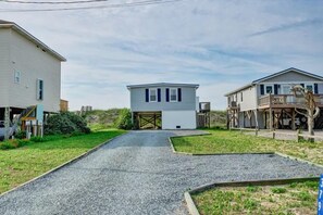 Exterior - Cozy 2BR retreat in North Topsail Beach, perfect for relaxing getaways (North Topsail Beach)