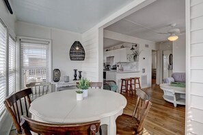 Dining - Cozy 2BR retreat in North Topsail Beach, perfect for relaxing getaways (North Topsail Beach)