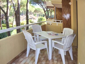 Outdoor dining - Holiday apartment mit Klimaanlage und Balkon (Lignano Sabbiadoro)