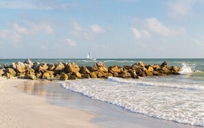 Beach nearby - 🌅Sunset Beach #51 at Harbor House- Gulf & Intercoastal Views! (Treasure Island)