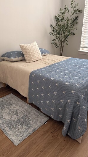 2 bedrooms, desk, iron/ironing board, free WiFi - The Ascendant Loft-Walk to River Street & Historic District (Savannah)