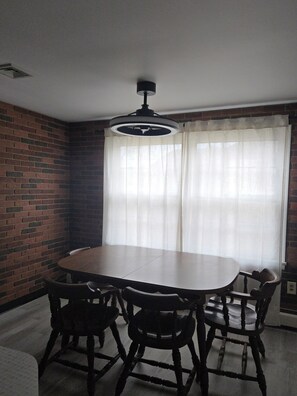 Dining - Charming 3-bedroom house 5 minutes from center of Hershey (Hershey)