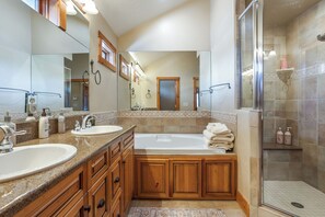 Shower, towels - Bachelor Springs 44 - Luxury Retreat - 4 Bedrooms - Great For Couples & Families (Edwards)