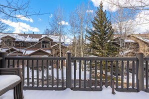 Property grounds - Bachelor Springs 44 - Luxury Retreat - 4 Bedrooms - Great For Couples & Families (Edwards)