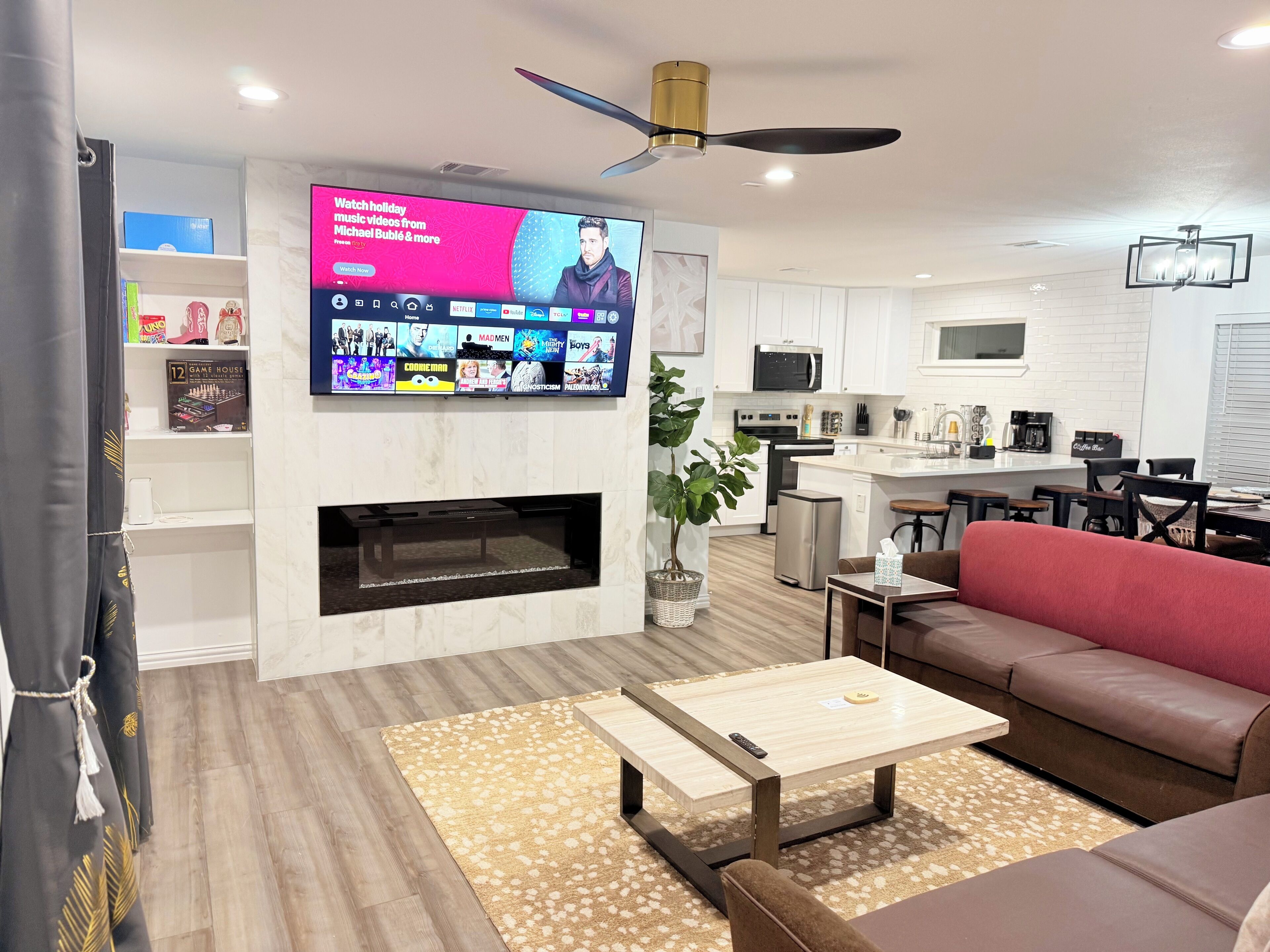 Smart TV, chimenea y futbolito 