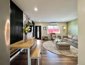 Interior - Golden Green Downey Abode ~ Poolside Suite (Downey)