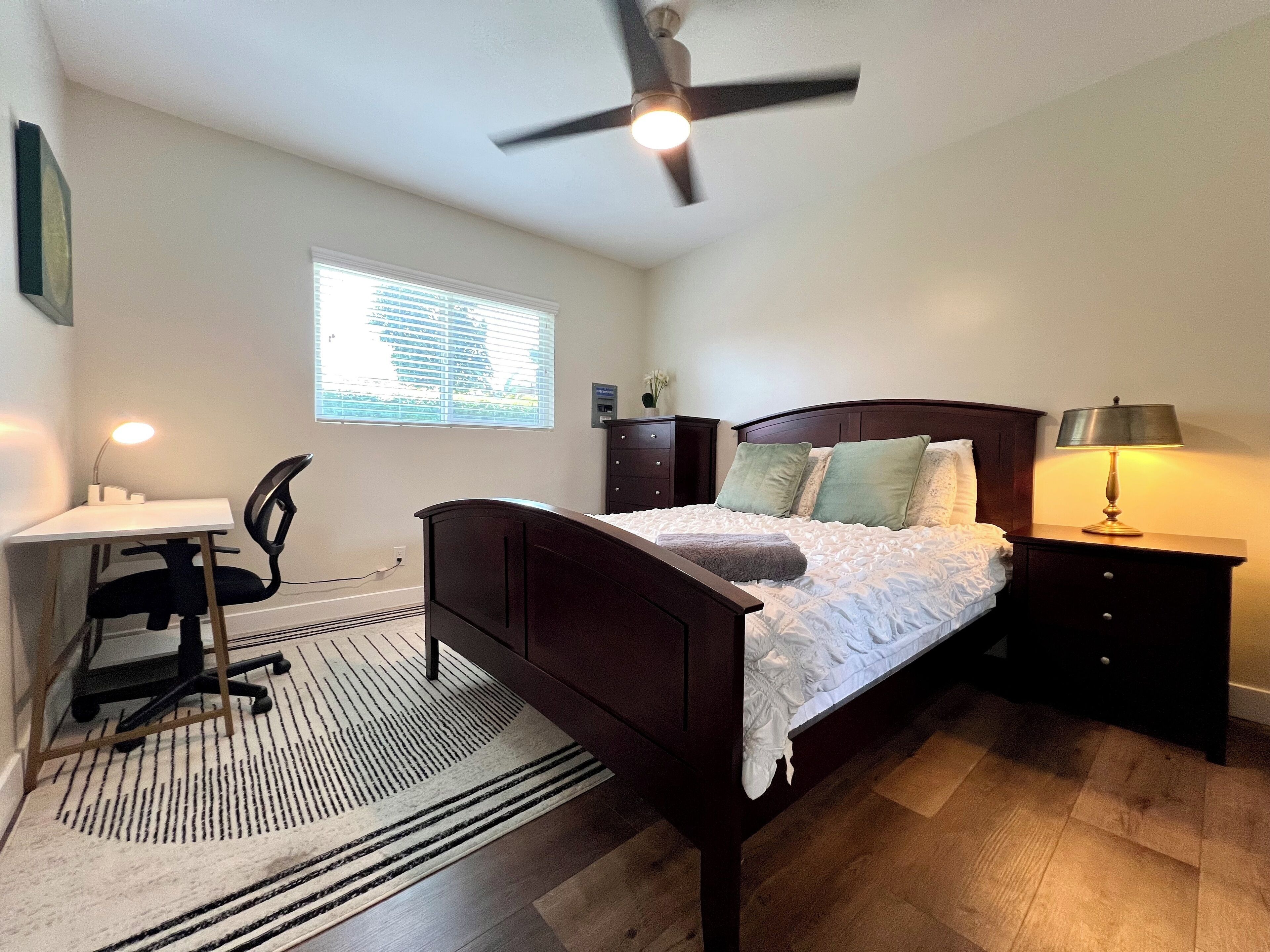 2 bedrooms, desk, iron/ironing board, free WiFi