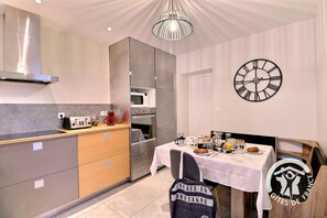 Dining - La Petite Motte - SAINT JOUAN DES GUERETS (SAINT JOUAN DES GUERETS)