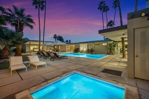 A heated pool - Encore Palms Estate 4 Bedroom 4.5 Bath Luxury Retreat Next to Sinatra's Legendary Twin Palms Home (Palm Springs)