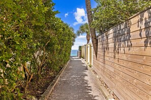 Property grounds - Eastern Lake w/ Private Pool, Hot Tub, LSV/Golf Cart, Bikes! Walk to Beach! (Santa Rosa Beach)