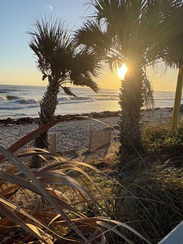 New Private Guesthouse Retreat•8 Minutes to the Beach
