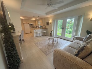 Smart TV, fireplace