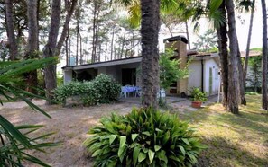 Property grounds - Villa with air conditioning and garden (Lignano)