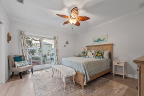 3 bedrooms, iron/ironing board, Internet, bed sheets - Modern Dunedin Home - Walk to Downtown, Near Beach (Dunedin)