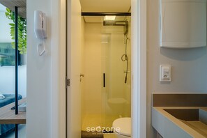 Bathroom - Apt Center Lagoa w/ Rooftop Pool Lst0002 (Florianópolis)