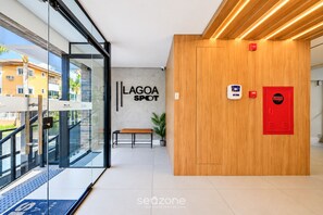 Interior - Apt Center Lagoa w/ Rooftop Pool Lst0002 (Florianópolis)