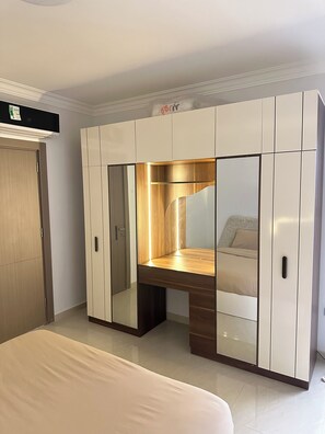 Tabla de planchar con plancha y wifi 