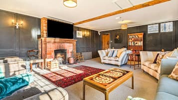 House | 11 bedrooms