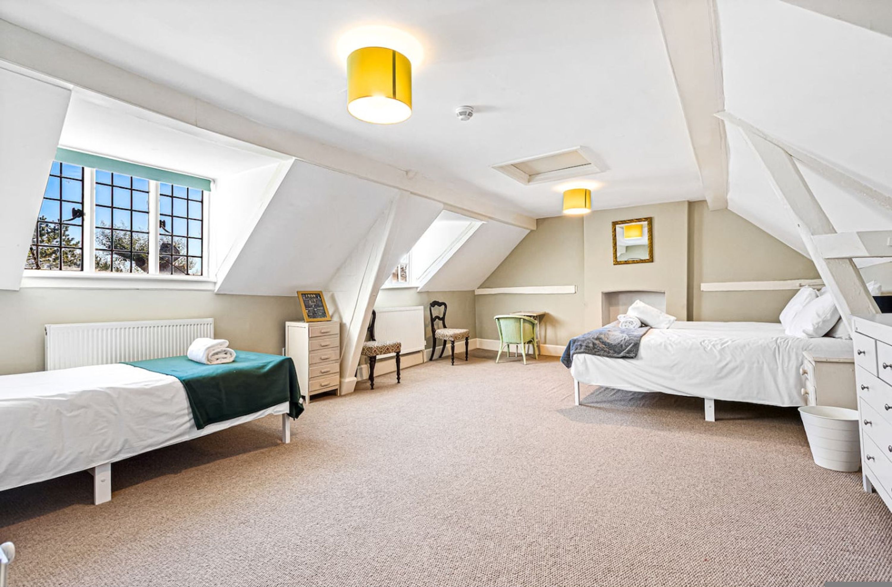 House | 11 bedrooms