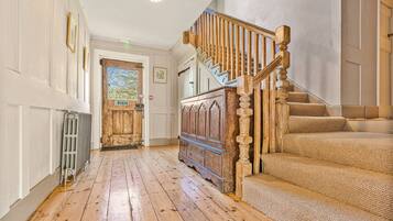 House | 11 bedrooms