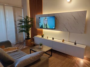 Smart TV - Bali-inspired with spectacular views 502 (Medellín)