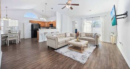 Private 3BR House Fenced Yard
