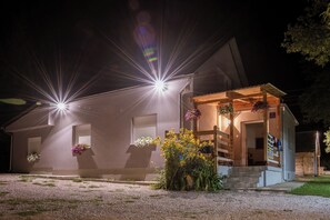 Exterior - Home with pool and spa zone in peaceful nature near Plitvice. (Bjelopolje)