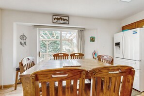 Dining - Conveniently located home w/ full kitchen, w/d, deck & mountain views (Estes Park)