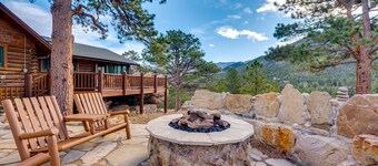 Mountain getaway with separate bunkhouse, deck, & trail access