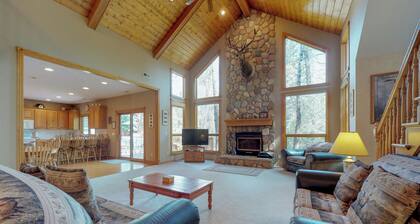 Waterfront living near Estes Park w/ furnished deck & river view