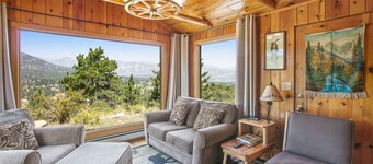 Cabin on 7 acres with glorious mountain views & wood fireplace