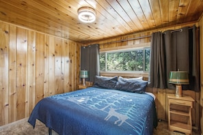 Free WiFi, bed sheets - Cabin on 7 acres with glorious mountain views & wood fireplace (Estes Park)