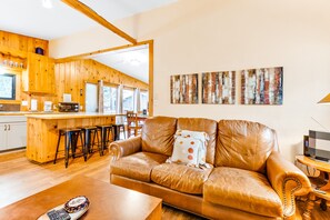 TV, fireplace, DVD player, books