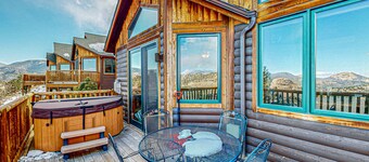 Two BR condo w/ Brand NEW HOT TUB and great views! Community pool perfect for kids