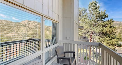 Comfortable home with breathtaking mountain views and high-speed WiFi