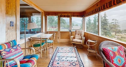 Charming vacation home close to Rocky Mountain National Park