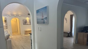 Interior - FUN Waterfront Retreat with Private boat Lift/Dock-Dine & Unwind- 3Bed/2 Ba Home (Fort Pierce)