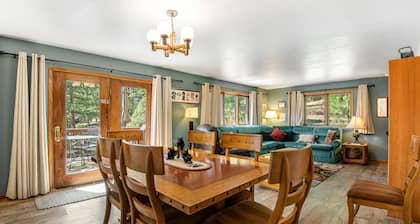 Dog-friendly, mountain-view home with deck & grill - Permit #3504