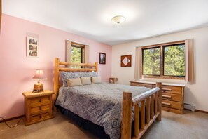 2 chambres, fer et planche à repasser, Wi-Fi gratuit, draps fournis