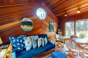 TV, fireplace, DVD player, ping pong - Spacious, dog-friendly home w/private hot tub on large deck, mtn views, & more (Estes Park)