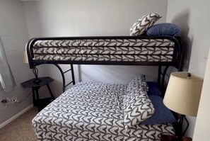 2 bedrooms, iron/ironing board, WiFi, bed sheets