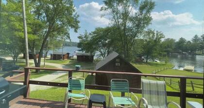 2-bedroom cabin with AC on a secluded cove of Lake Ogemaw.