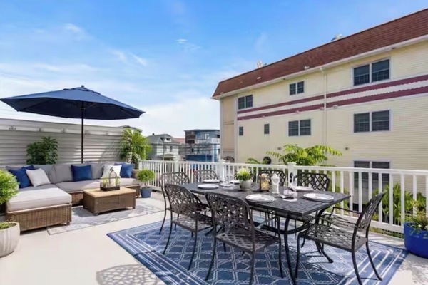 Outdoor Terrace for dining al fresco, relaxing, reading, stargazing
