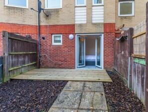 Exterior - 4BR Townhouse Near Centre with Garden and Garage (Southampton)