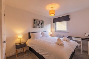 4 Schlafzimmer, Bügeleisen/Bügelbrett, WLAN, Bettwäsche
