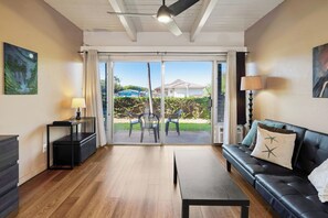TV - KBS A107 - Updated Studio next to Beach (Kihei)