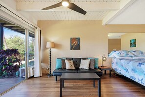 1 bedroom, iron/ironing board, free WiFi, bed sheets - KBS A107 - Updated Studio next to Beach (Kihei)
