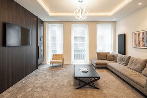 TV - Spacious 3BR Townhouse Near Hyde Park (London)