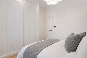 House - Stylish Marylebone 1BR Home With Central AC (London)